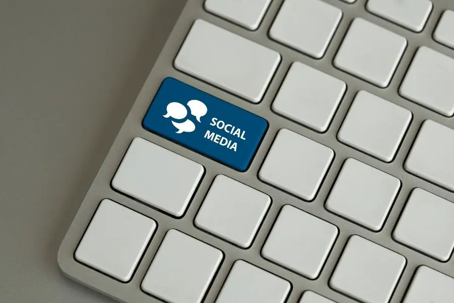 How to Find Social Media Jobs from Home